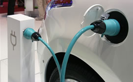 2011-01-06-disenio_coche_electrico_med