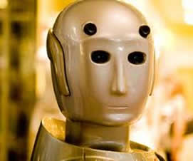 2011-03-22-robot_humanoide_med