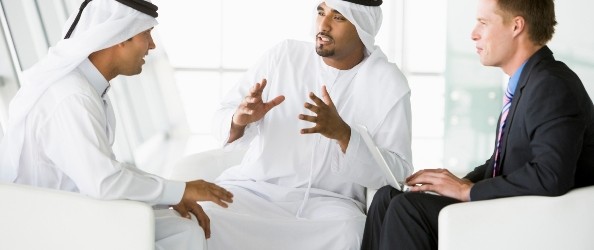 Business-meeting_Middle-East-Catherine-Yeulet_i1